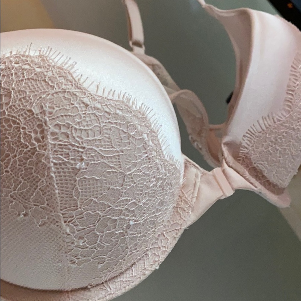Victoria's Secret Bombshell Add 2 cups Push-up Bra